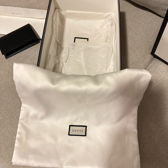 GG Marmont matelassé mini bag - Picture 7 of 10